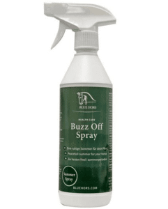 Blue Hors Buzz Off Spray er rangeret som nummer 4 på BedreEndBedst.dk's liste over de bedste insektsprays til heste i test.