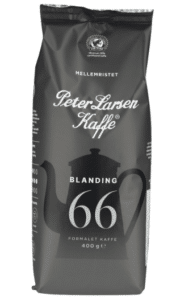 Peter Larsen Kaffe Mixture 66 er rangeret som nummer 9 bedste formalet kaffe i BedreEndBedst.dk's guide til hvordan man får den bedste filterkaffe